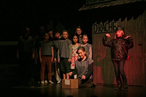 2010 Kinderheim D.RACHE 22