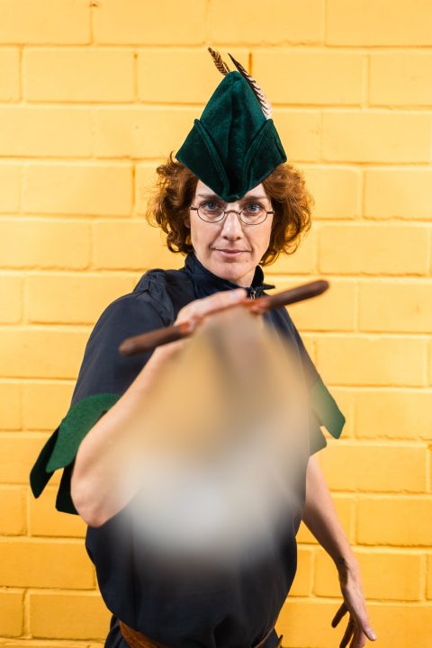 2024 Robin Hood - Robin Hood mit seinem Schwert