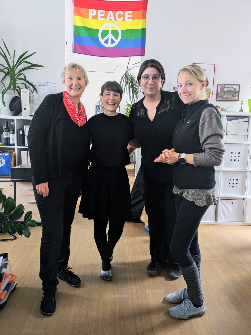 Carola, Sabine, Saskia, Tiana und Yon beim Wochenendkurs des Landesverbands für Amateurtheater Baden-Württemberg e.V. in Stuttgart
